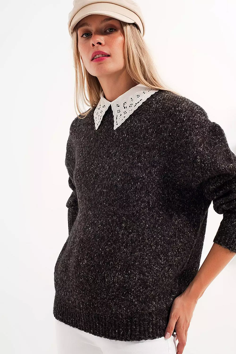 Black Sweater With Round Collar