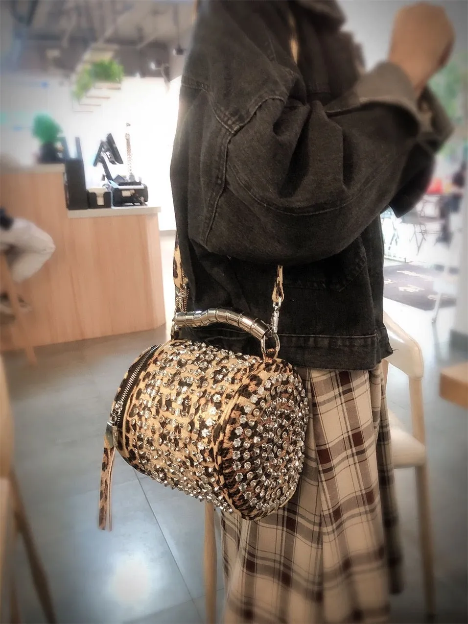 Fashion Women Leopard Print Diamond Rivet Rhinestone Luxury Single Crossbody Small Shoulder Bucket