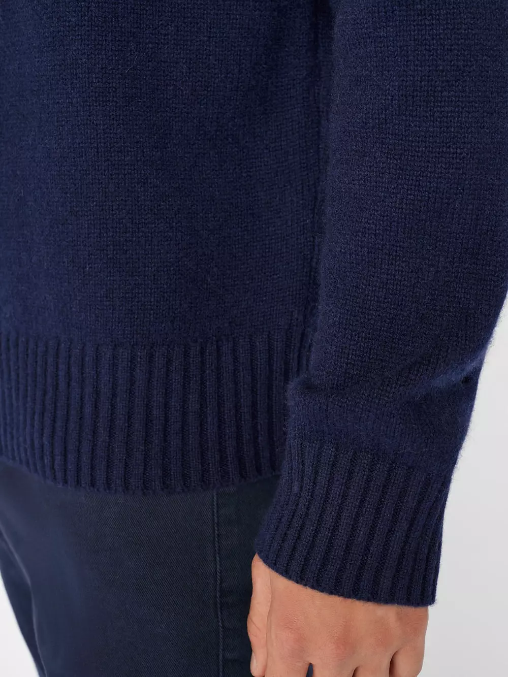 FRAME The Cashmere Crewneck Sweater