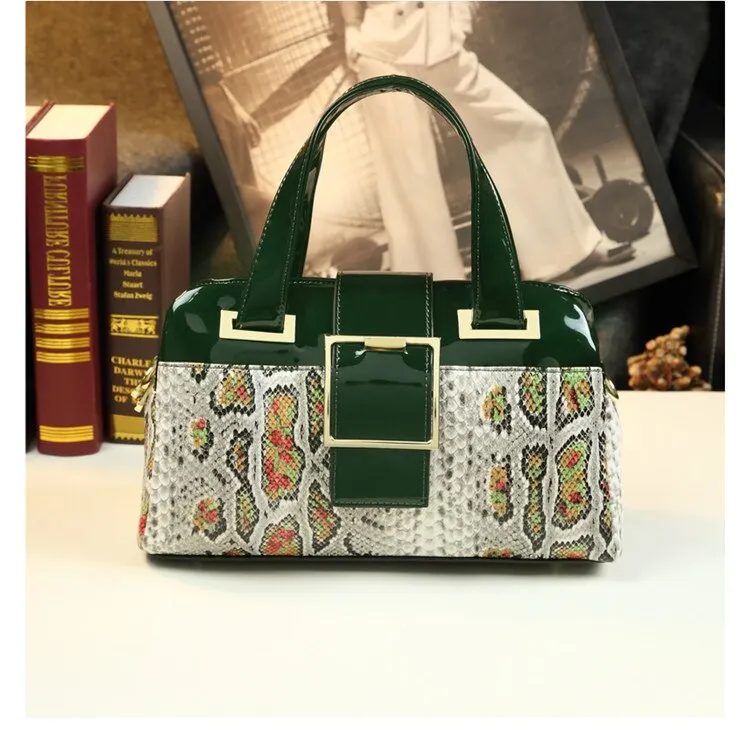 Women's Snake Pattern Middle-Aged Large Capacity One-Shoulder Handbag